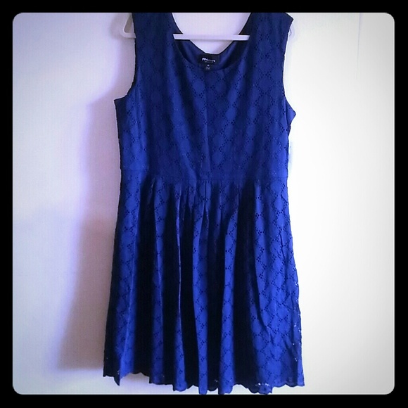 RN Studio by Ronni Nicole Dresses & Skirts - 🌴Host Pick🌴 Sleeveless Navy Dress